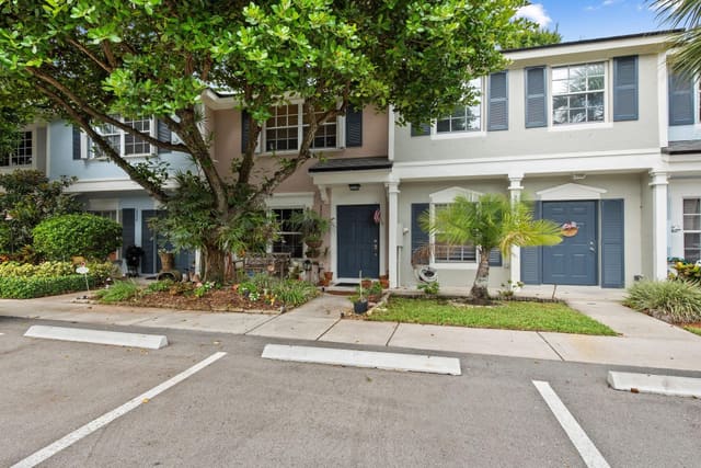 3320 Confetti Lane 3320, sold in Fiesta, Margate, FL