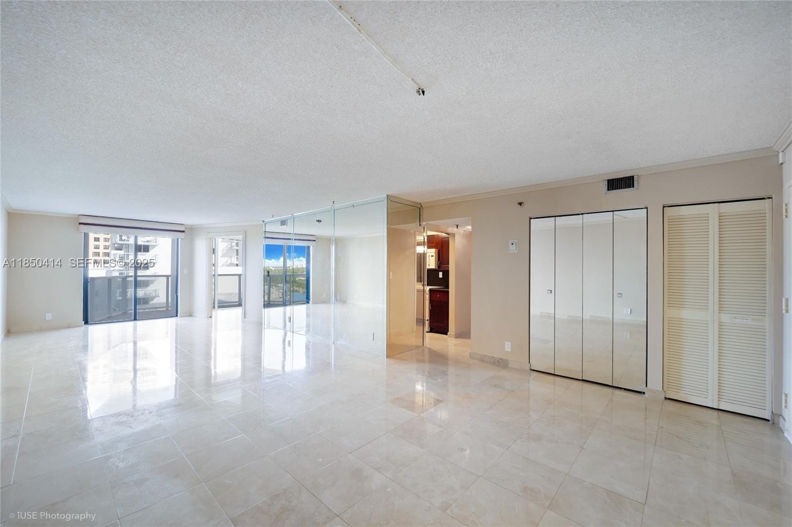 2401 Collins Avenue 1109, Miami Beach, FL 33140 photo 5