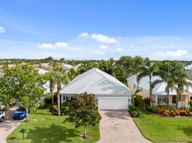 127 NW Swann Mill Circle, Port St. Lucie, FL 34986