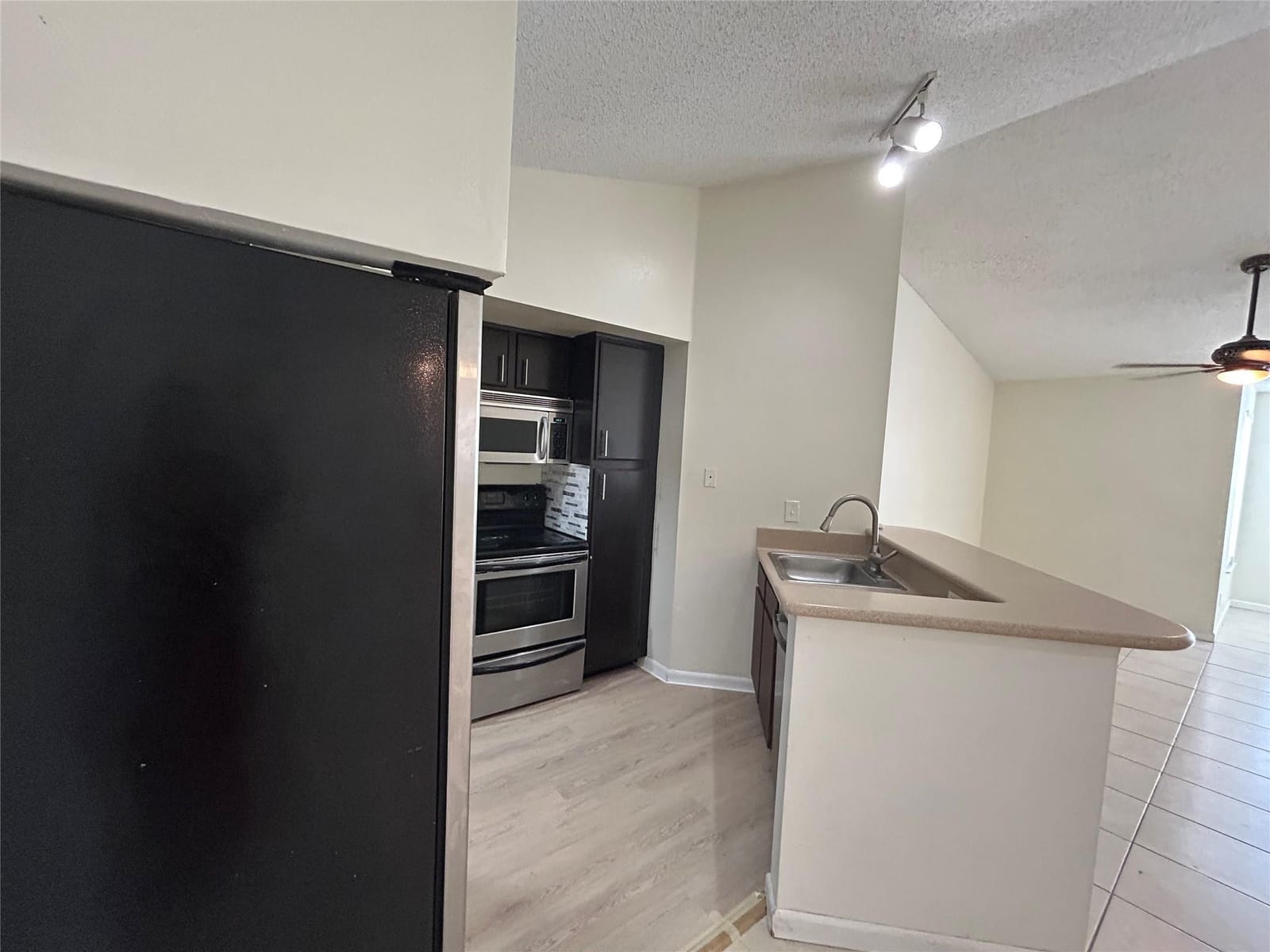 457 Vista Isles Drive 2127 — photo 3