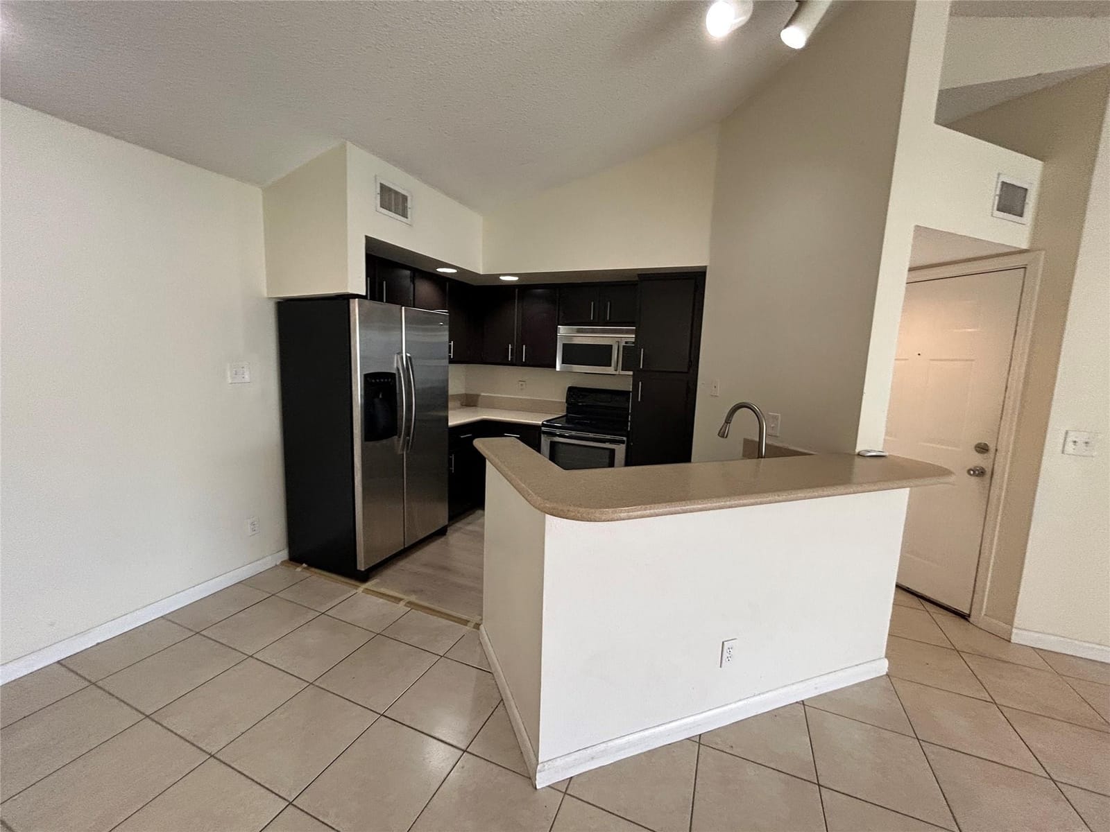 457 Vista Isles Drive 2127 — photo 4