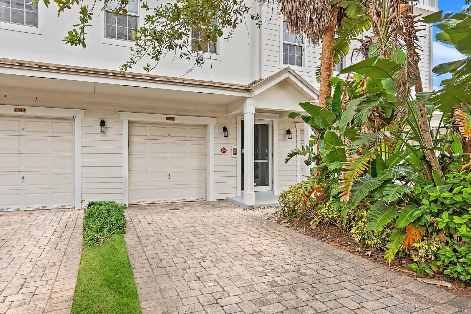 6951 Lakeside Circle 216-2, Davie, FL 33314