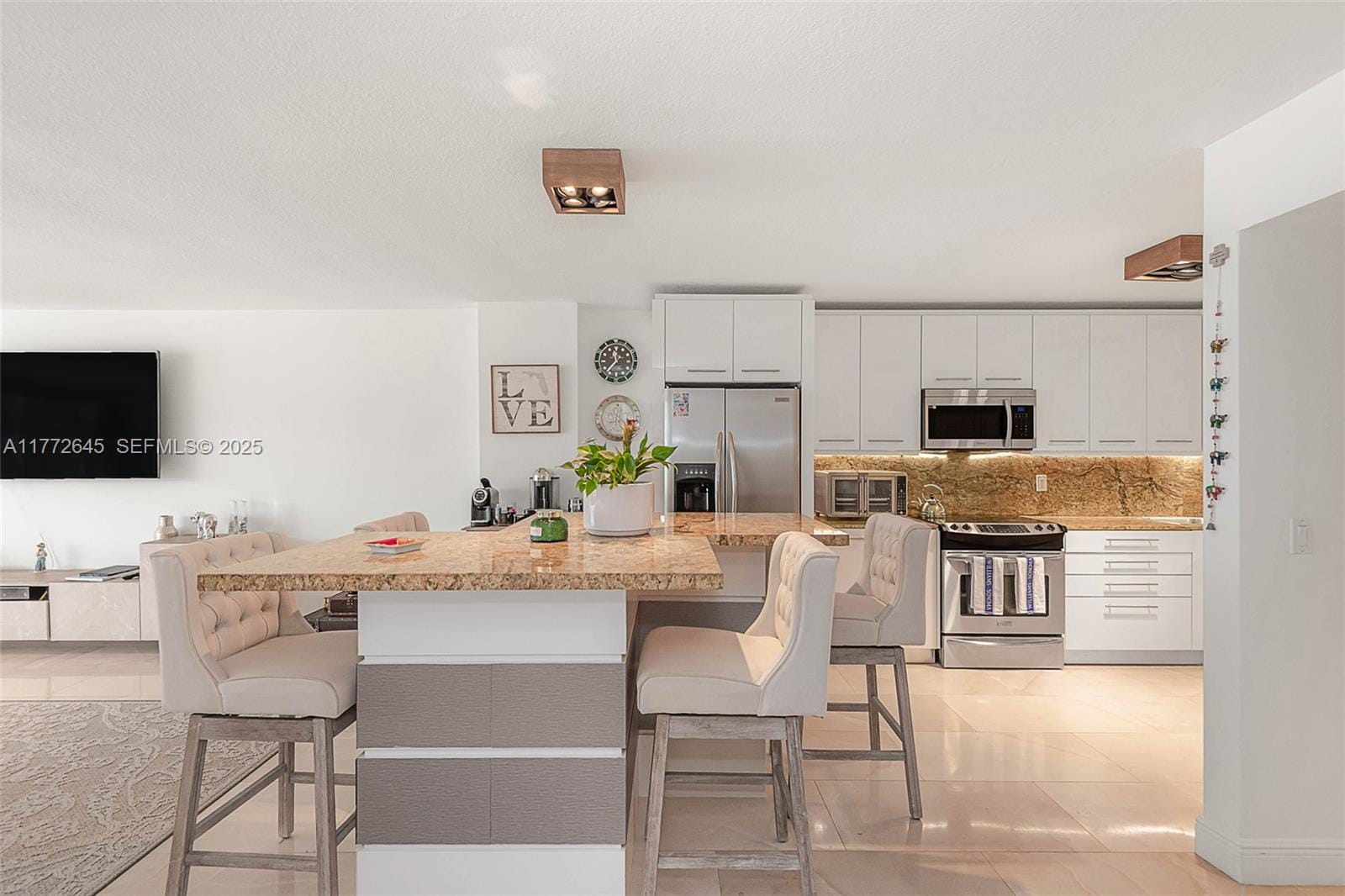 6423 Collins Avenue 309, Miami Beach, FL 33141 photo 15