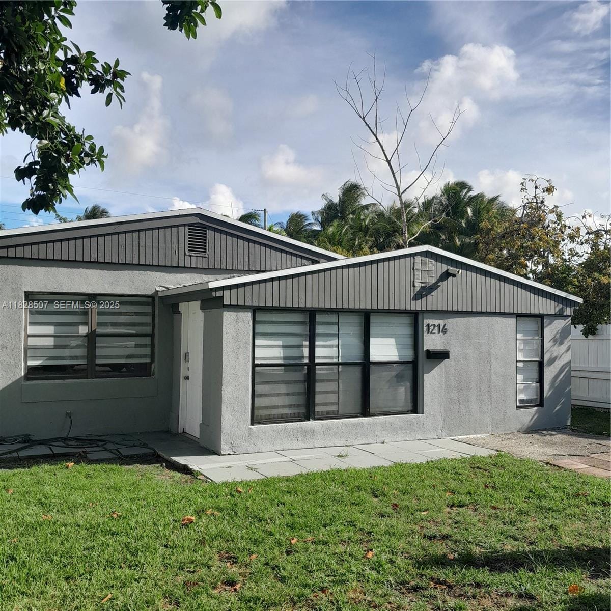 1214 NE 180th Street, North Miami Beach, FL 33162 photo 2