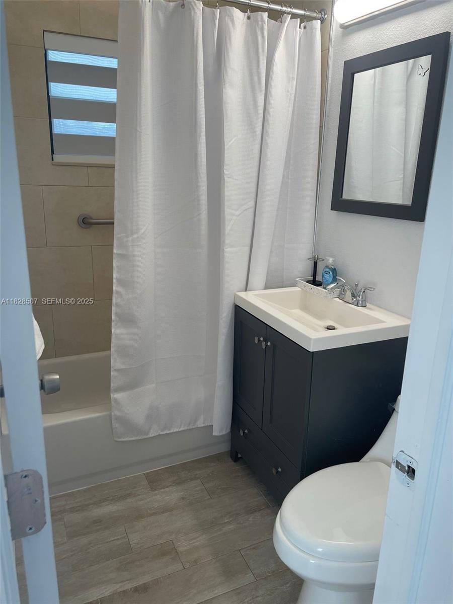 1214 NE 180th Street, North Miami Beach, FL 33162 photo 16