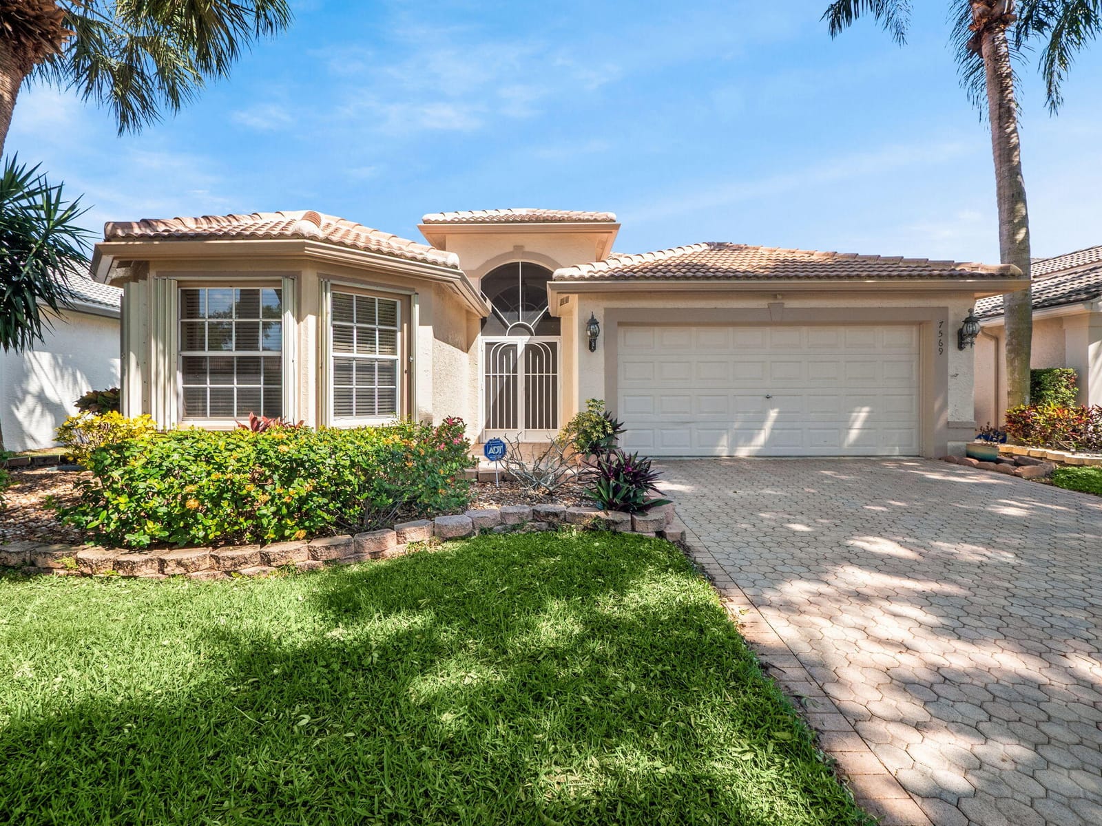7569 Las Cruces Court, Boynton Beach, FL 33437 photo 2