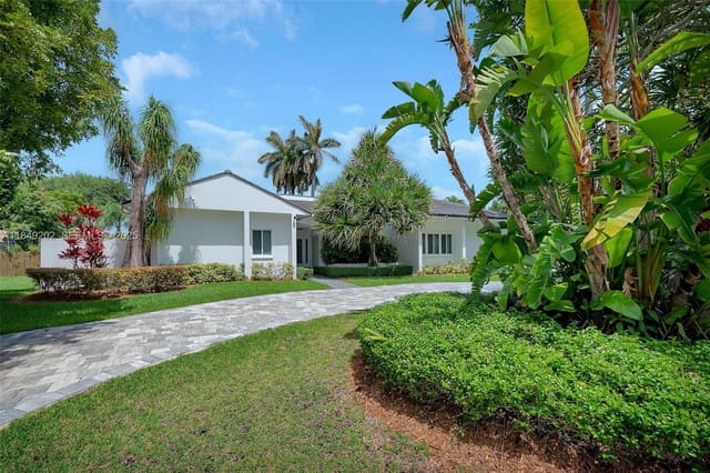 10651 SW 76th Avenue, sold in Pampa Estates, Pinecrest, FL