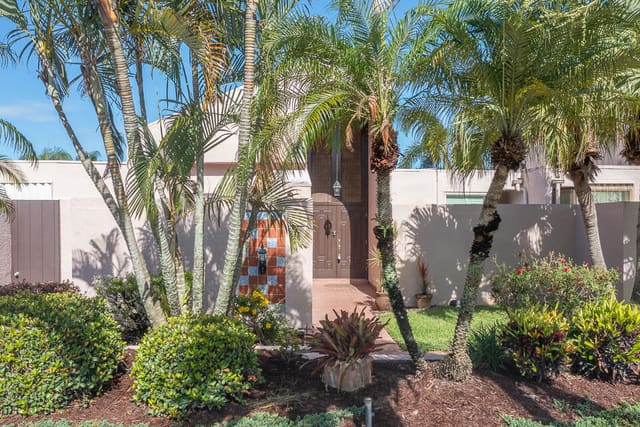 3320 SE Sandpiper Circle, sold in Villas Of Sandpiper Bay Unit 2, Port St Lucie, FL