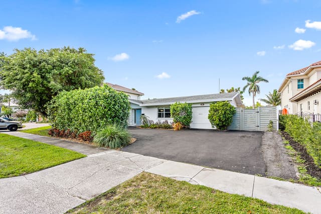 733 Waterway Drive, North Palm Beach, FL 33408