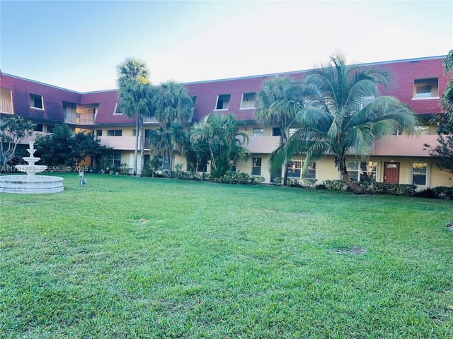 3081 NW 47th Terrace 205, Lauderdale Lakes, FL 33313