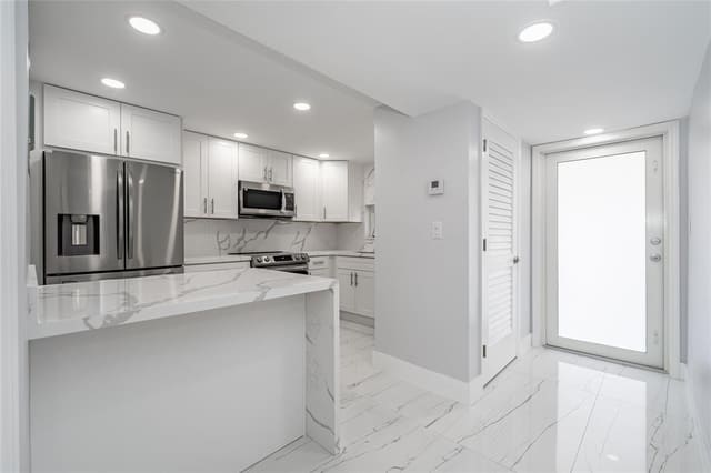 361 S Hollybrook Drive 105, Hollybrook Golf & Tennis, Pembroke Pines, FL
