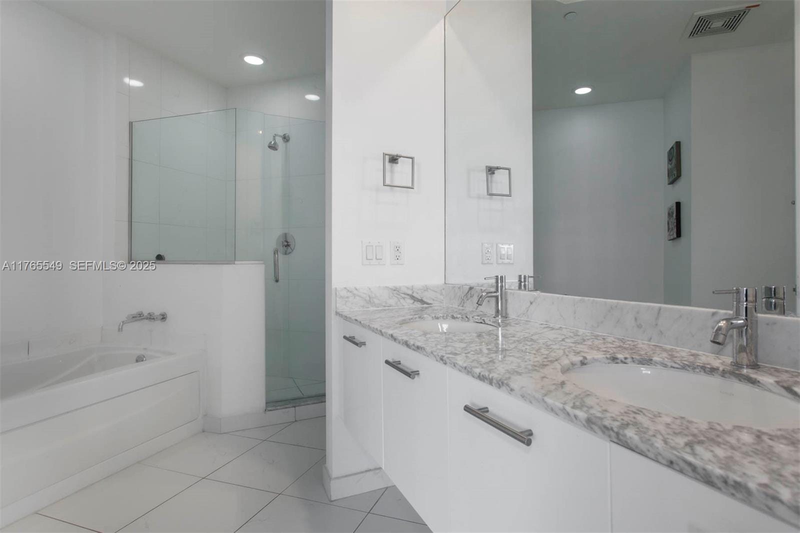 55 SE 6th Street 4110, Miami, FL 33131 photo 12