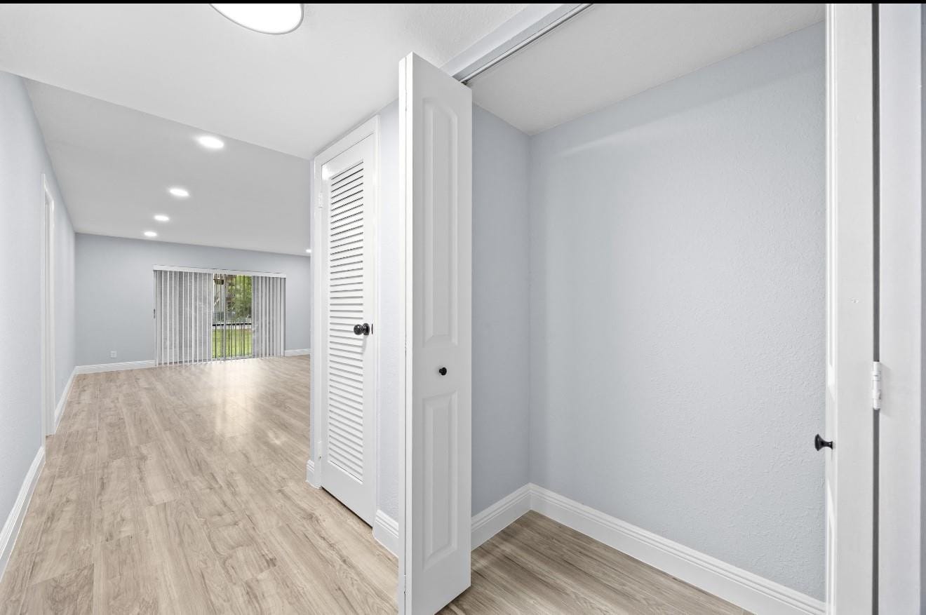 6061 N Falls Cir Drive 109 — photo 11