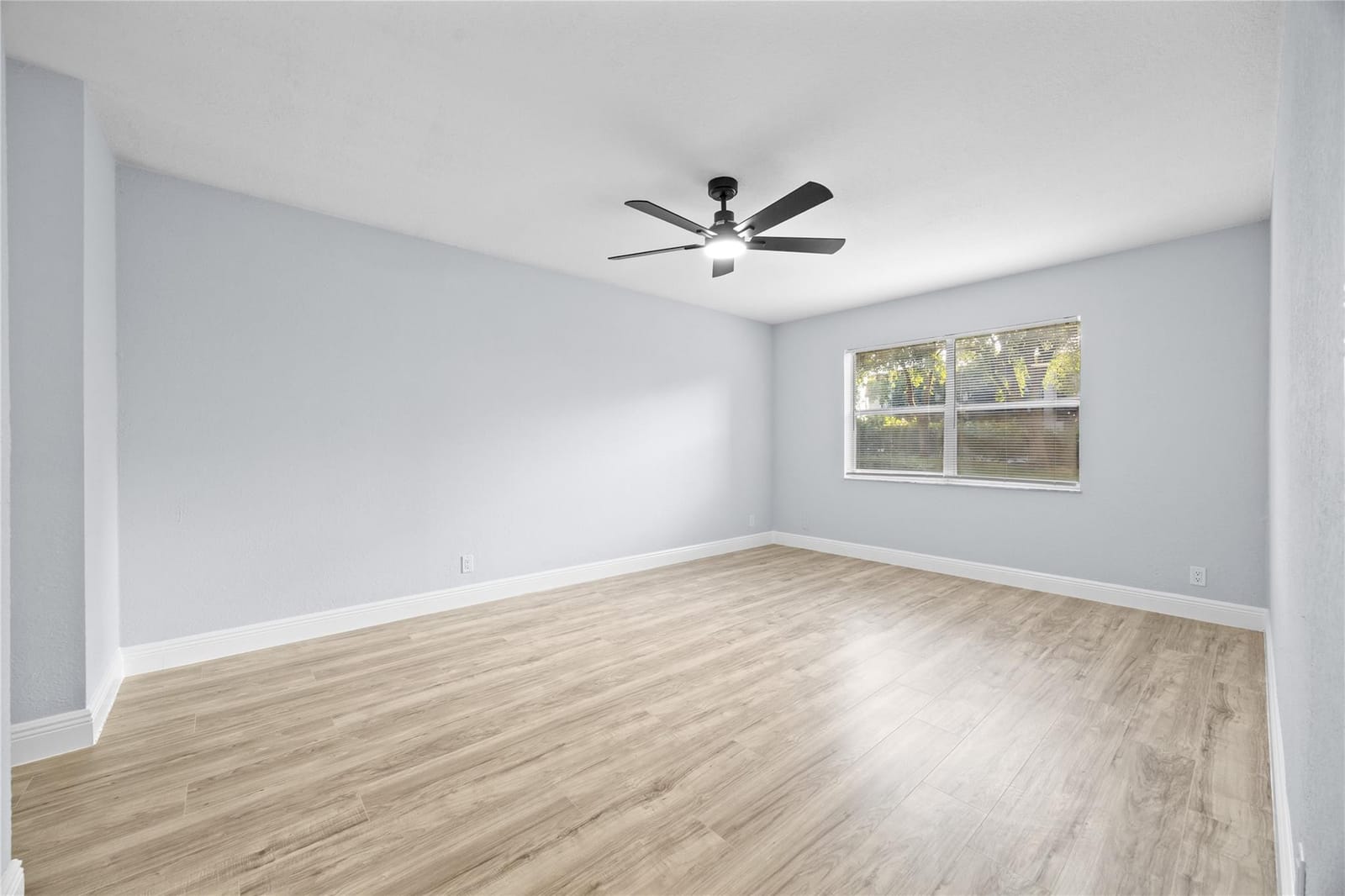 6061 N Falls Cir Drive 109, Lauderhill, FL 33319 photo 17