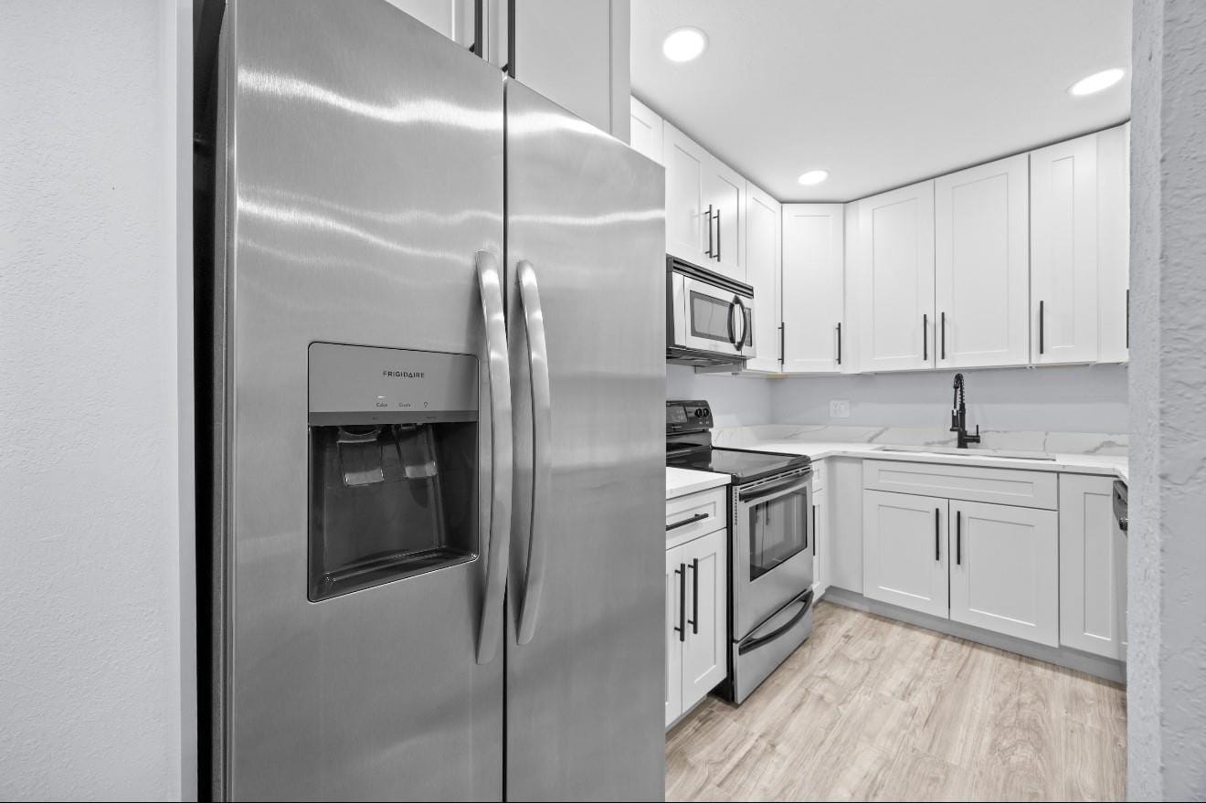 6061 N Falls Cir Drive 109 — photo 3
