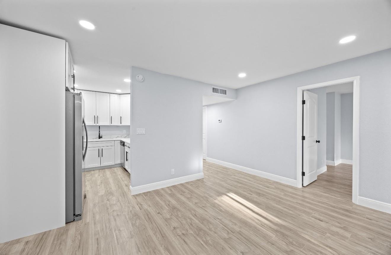 6061 N Falls Cir Drive 109 — photo 9