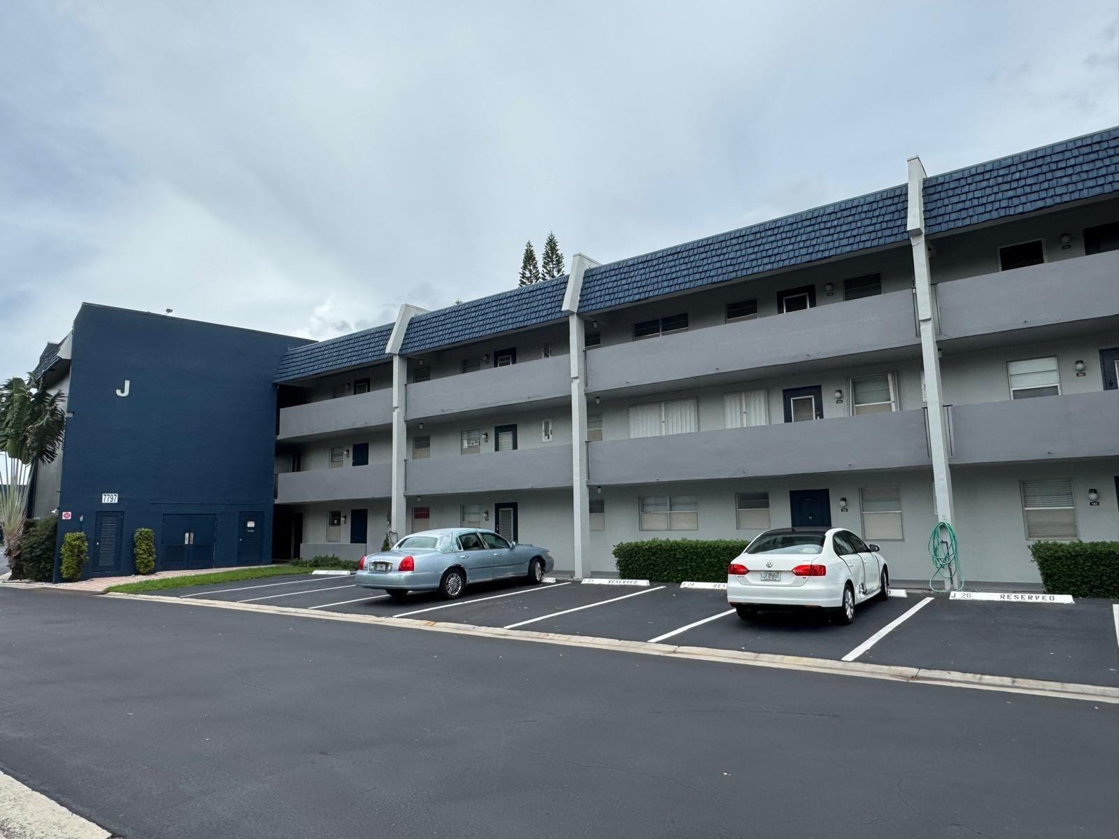 7797 Golf Circle Drive 304, Margate, FL 33063