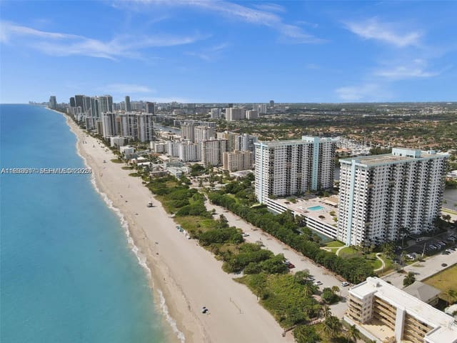 1201 S Ocean Drive 318S, Hollywood, FL 33019