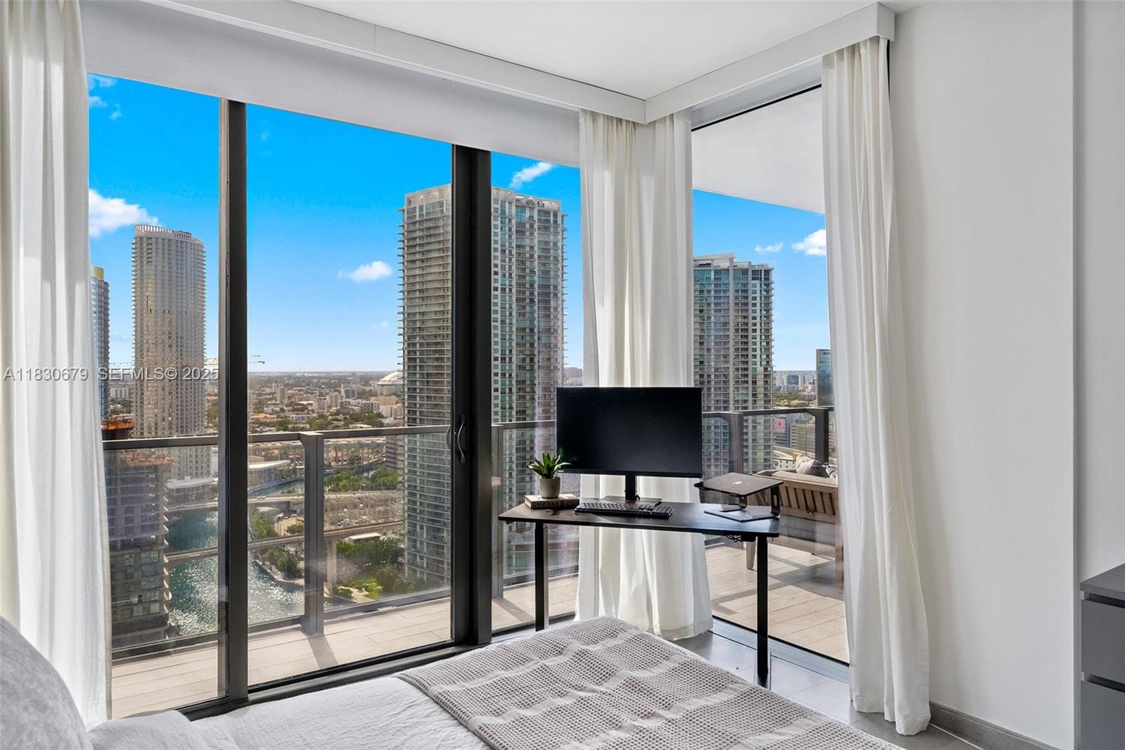 68 SE 6th Street 2512, Miami, FL 33131 photo 27