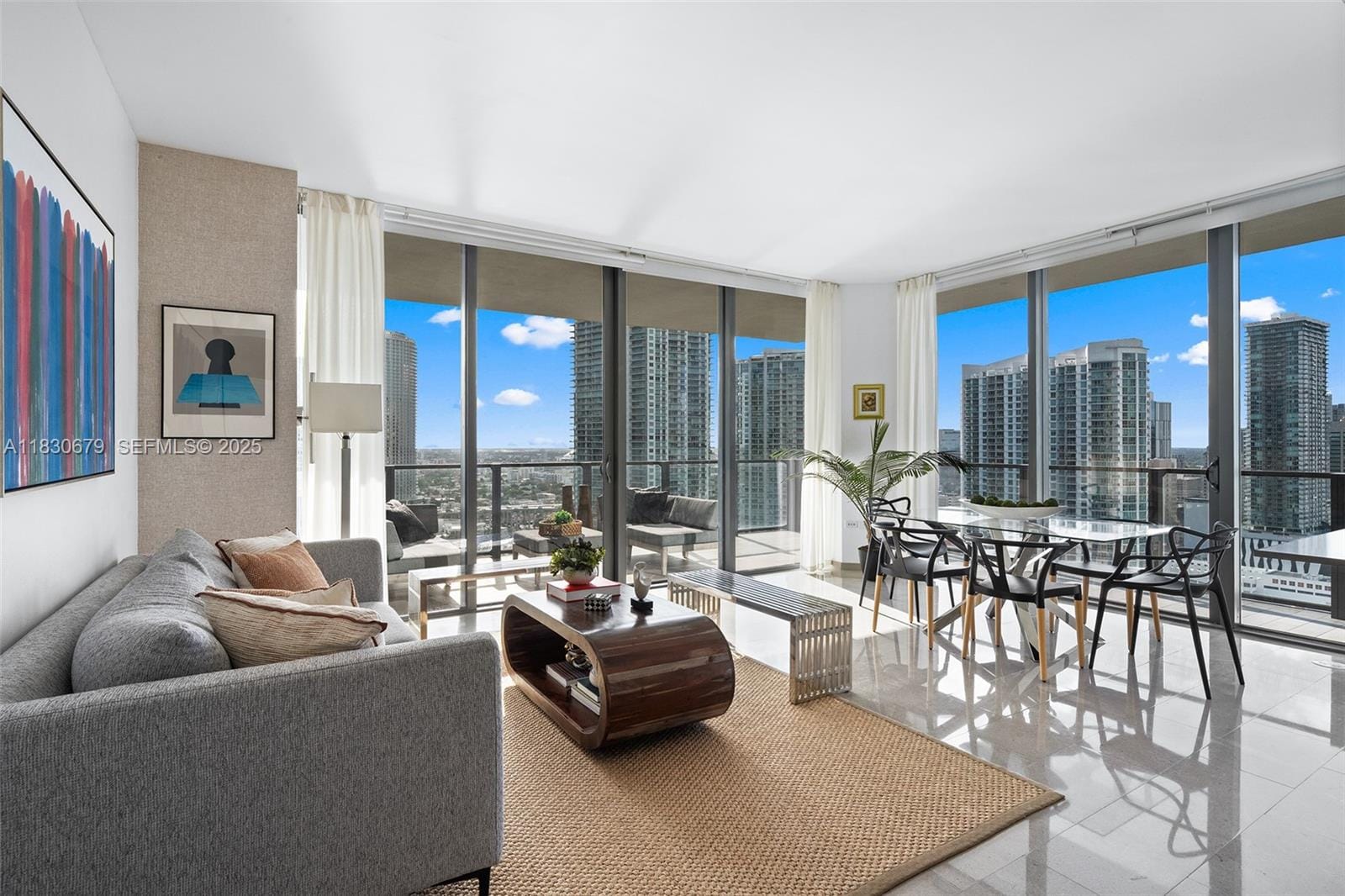 68 SE 6th Street 2512, Miami, FL 33131 photo 4