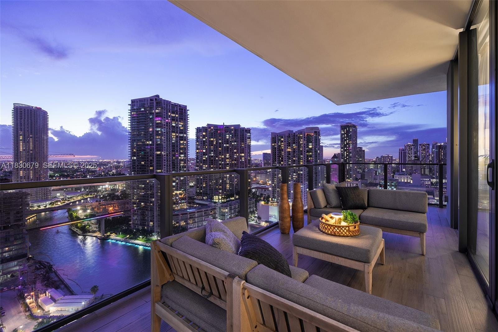 68 SE 6th Street 2512, Miami, FL 33131