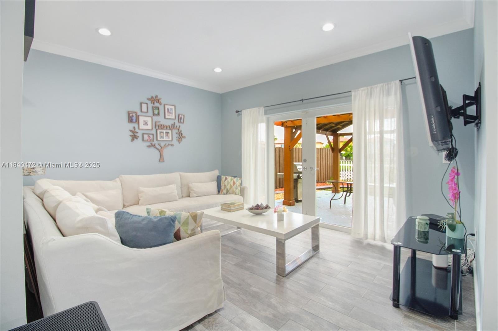 1033 NE 41st Avenue, Homestead, FL 33033 photo 9