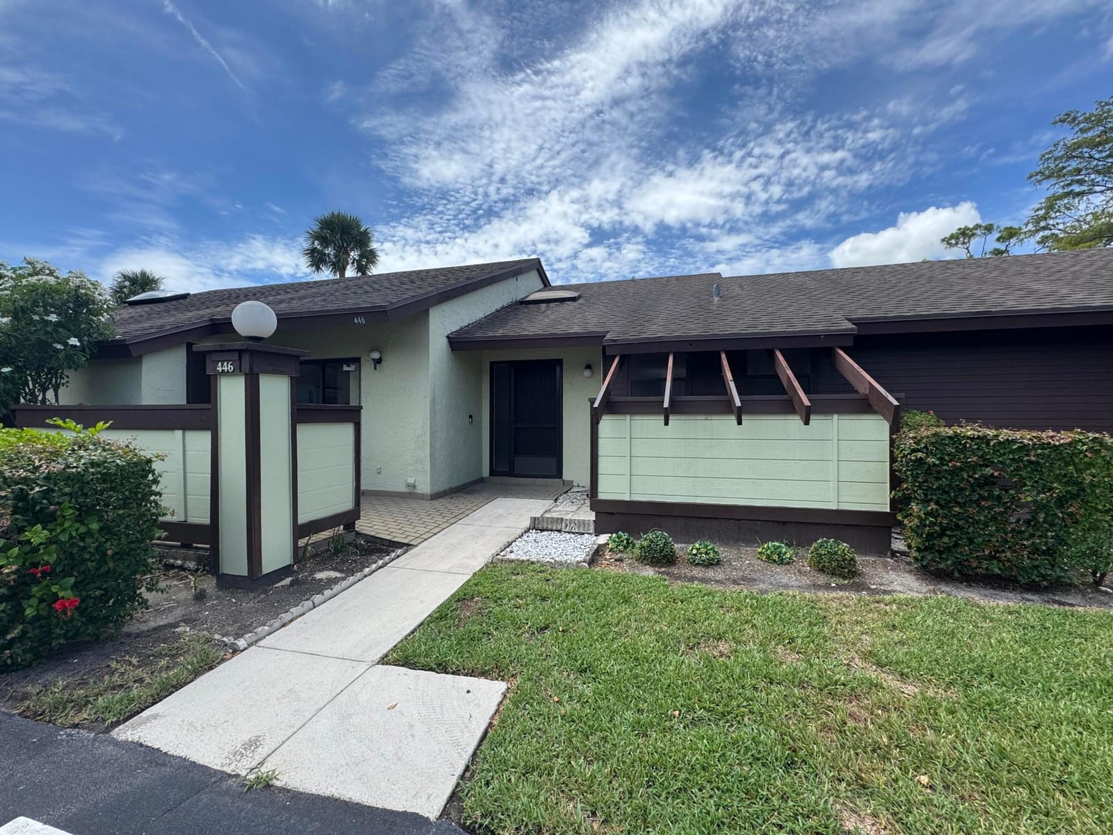 446 Knollwood Court, Royal Palm Beach, FL 33411