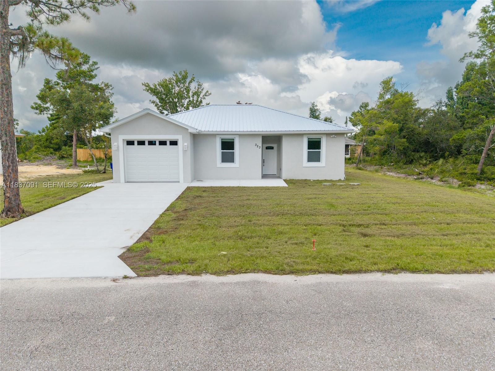 323 Garfield Ne Avenue, Lake Placid, FL 33852, Lake Placid