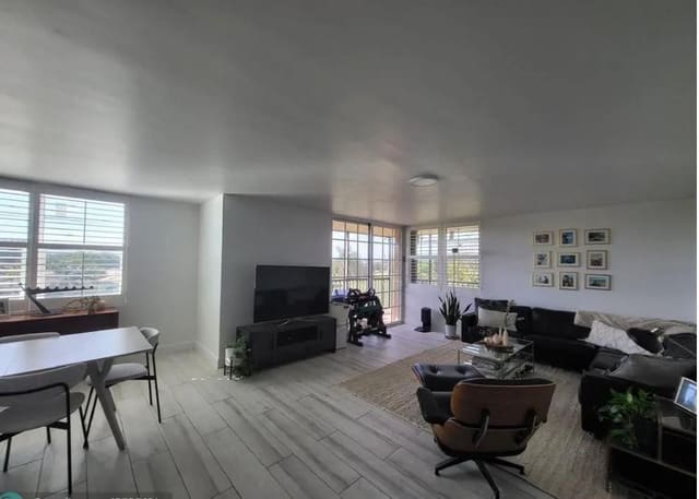 3800 N Hills Drive 416, sold in Emerald Hills C C Apts Co, Hollywood, FL