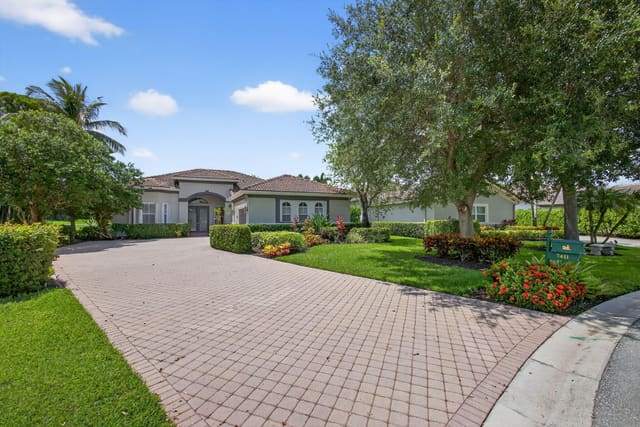 7411 Ironhorse Boulevard, sold in Ironhorse Par B-1, West Palm Beach, FL