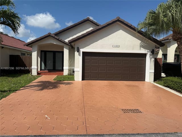 15320 SW 53rd Street, Miami, FL 33185
