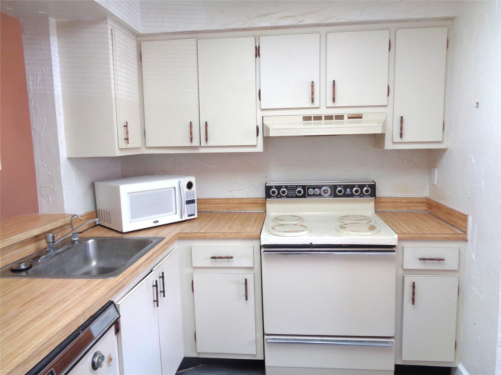 7320 Lake Circle Drive 101 — photo 5