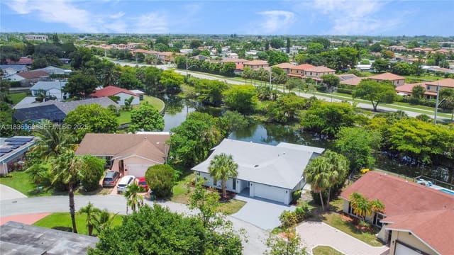 4808 Mango Drive, sold in Woodlands Sec One-Phase O, Tamarac, FL