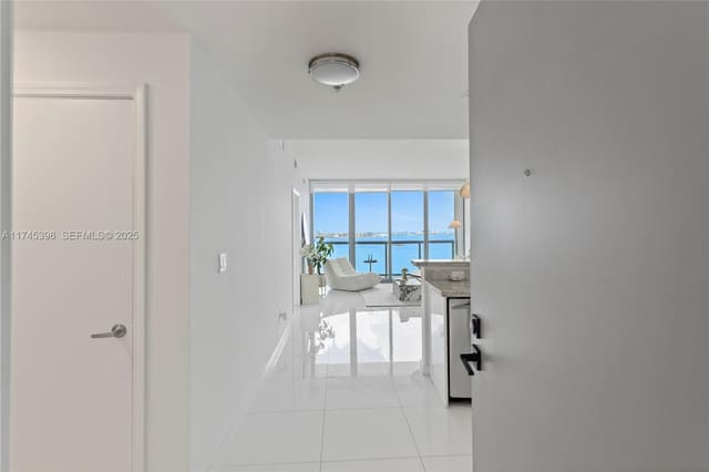 601 NE 36th Street 3011, Miami, FL 33137