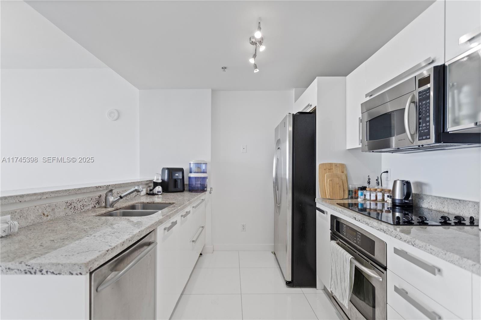 601 NE 36th Street 3011, Miami, FL 33137 photo 3