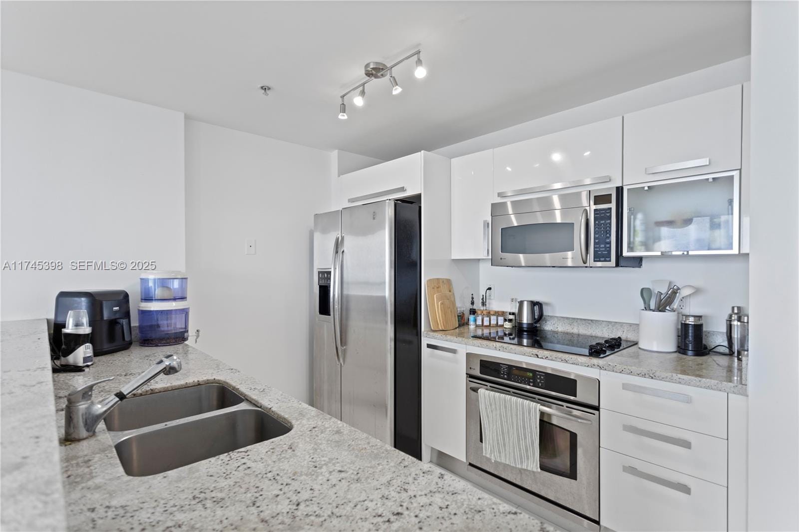 601 NE 36th Street 3011, Miami, FL 33137 photo 4
