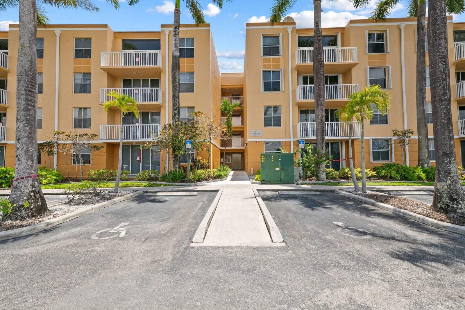 1341 SE 3rd Avenue 206, Dania Beach, FL 33004
