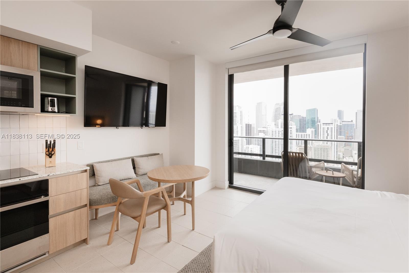 601 NE 1st Avenue 3612, Miami, FL 33132 photo 17