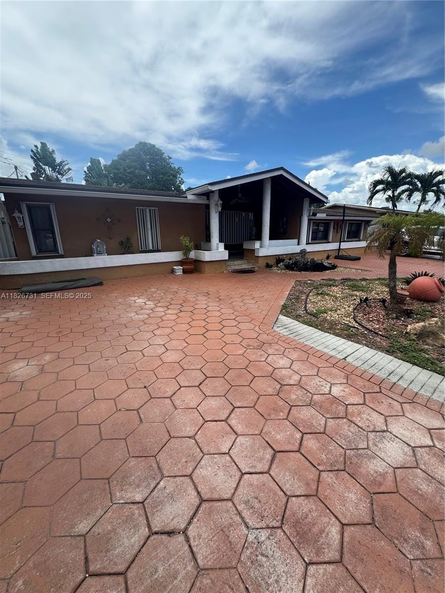 5372 W 9th Avenue, Hialeah, FL 33012 photo 1
