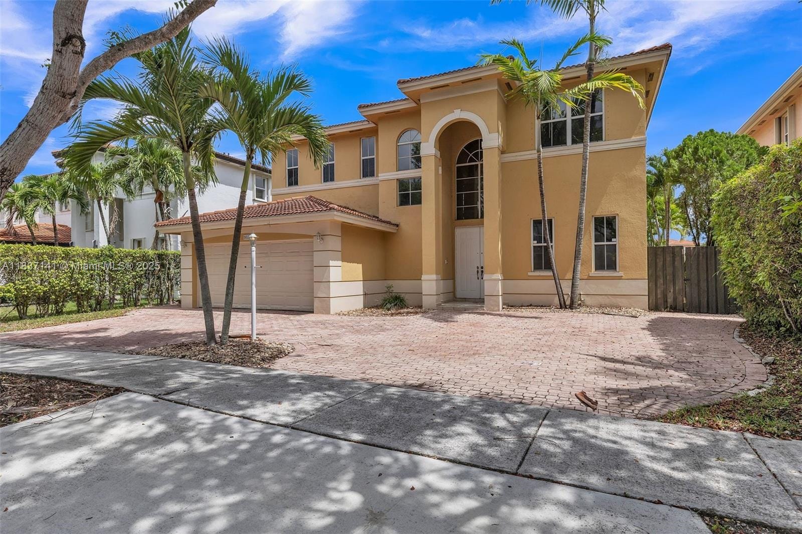 5 bedroom home for sale at 16063 63rd, Miami, FL 33193 — $832,000