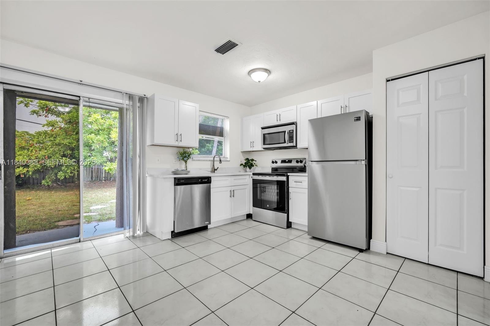 451 SW 28th Avenue, Fort Lauderdale, FL 33312 photo 8
