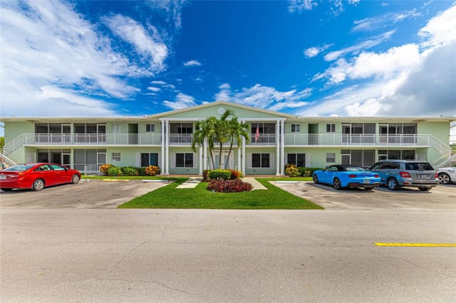 2100 NE 38th Street 216, Lighthouse Point, FL 33064
