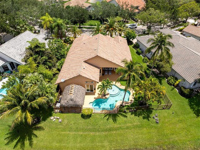 3043 Lakewood Drive, Weston, FL 33332