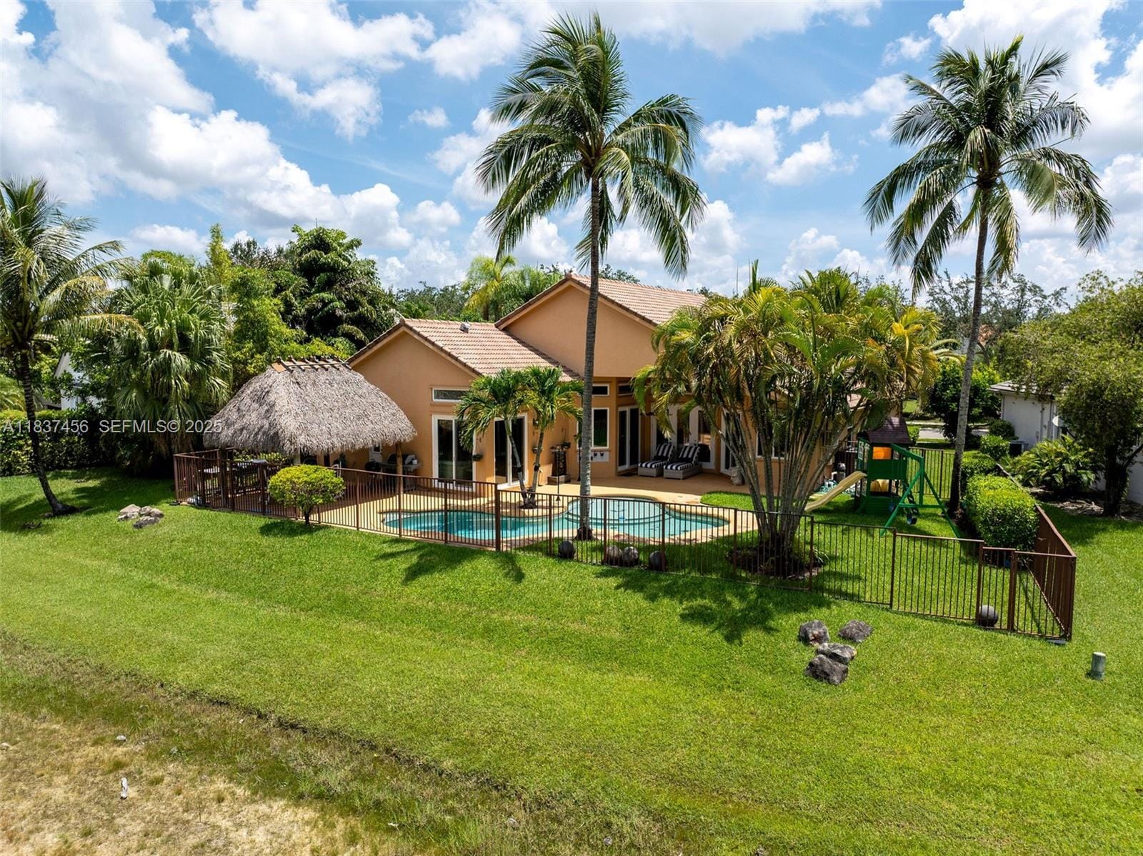 3043 Lakewood Drive, Weston, FL 33332 photo 2