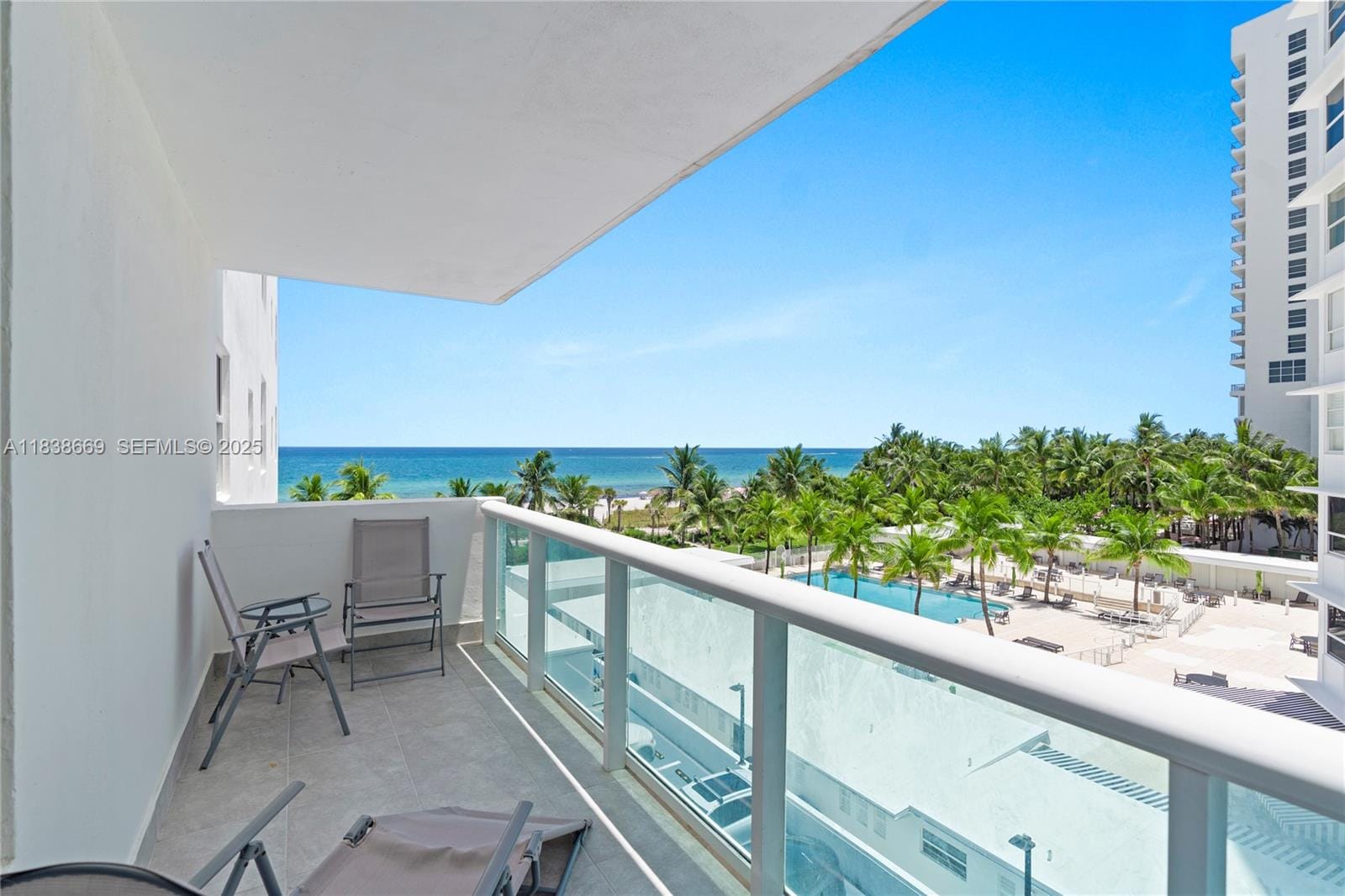5001 Collins Avenue 4G — photo 2