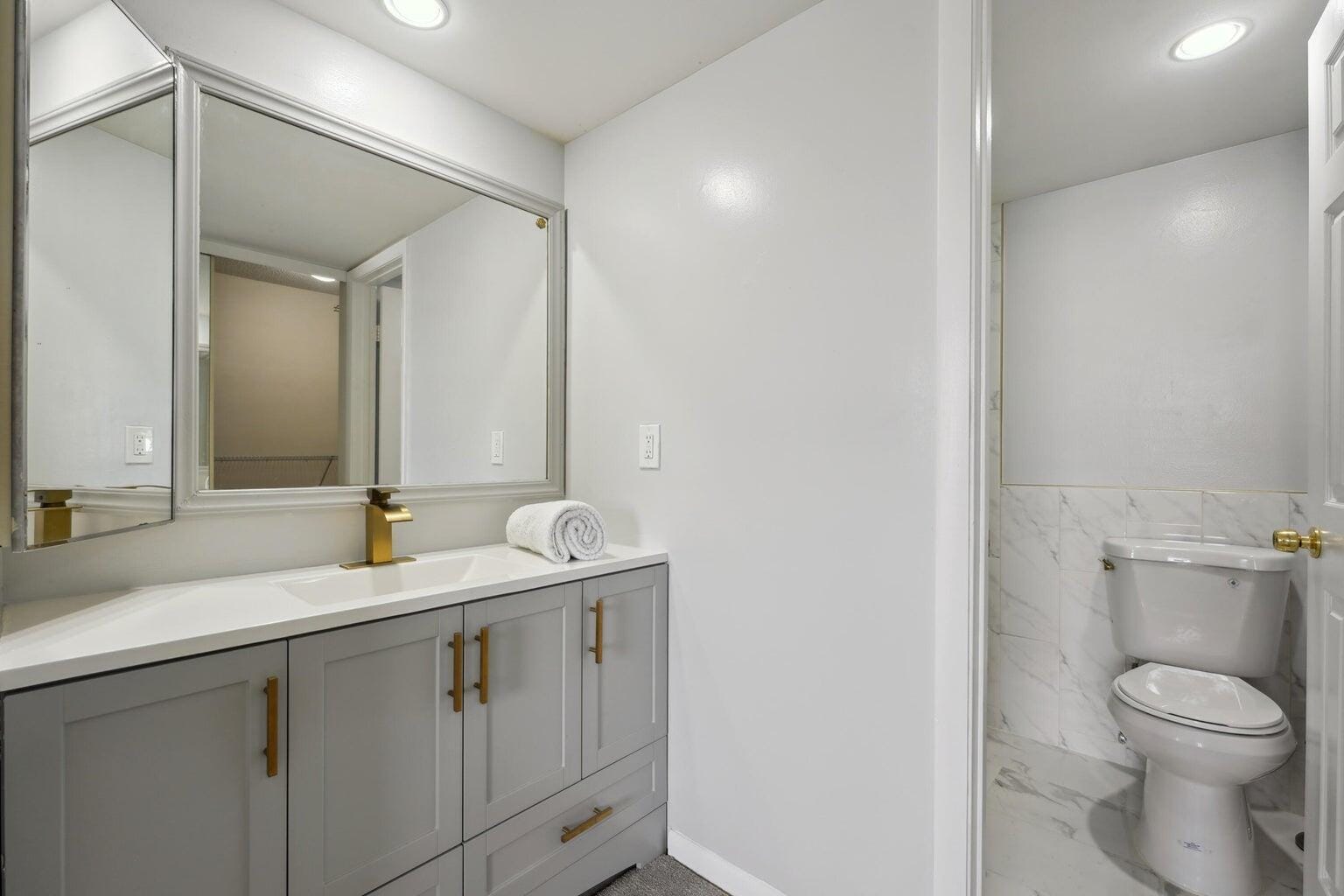 3716 Whitehall Drive 405, West Palm Beach, FL 33401 photo 14