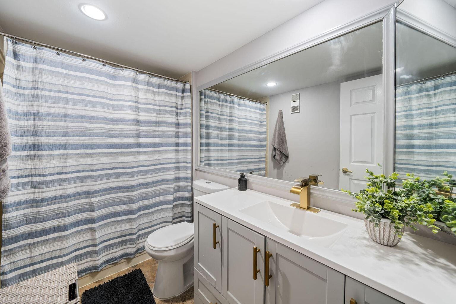 3716 Whitehall Drive 405, West Palm Beach, FL 33401 photo 16