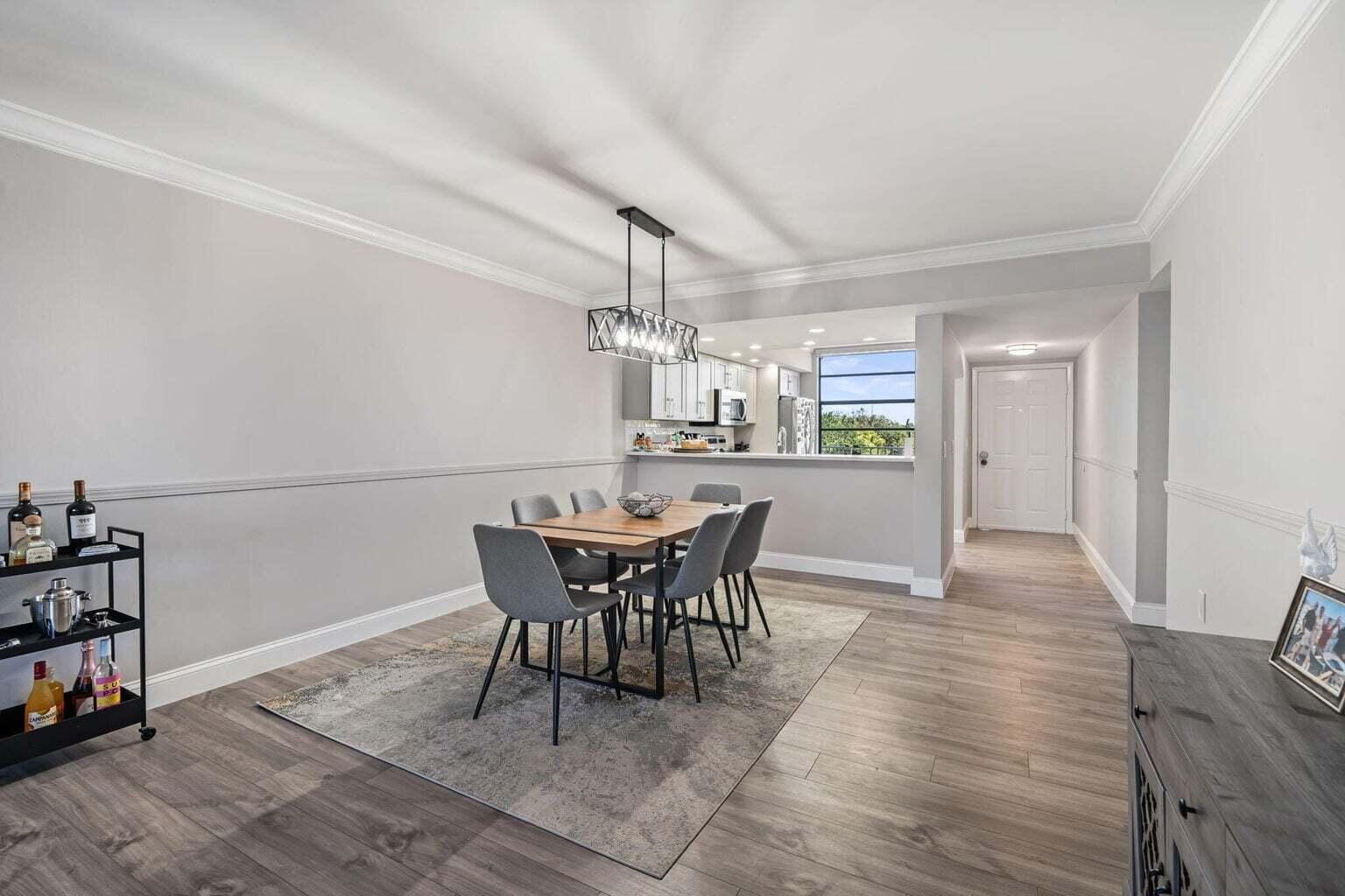 3716 Whitehall Drive 405, West Palm Beach, FL 33401 photo 3