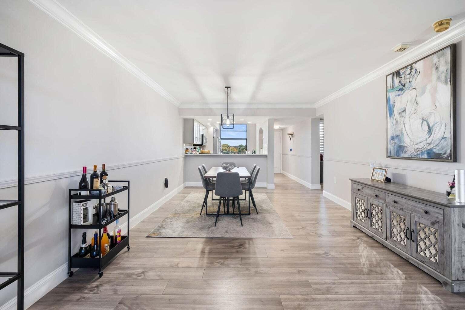 3716 Whitehall Drive 405, West Palm Beach, FL 33401 photo 4