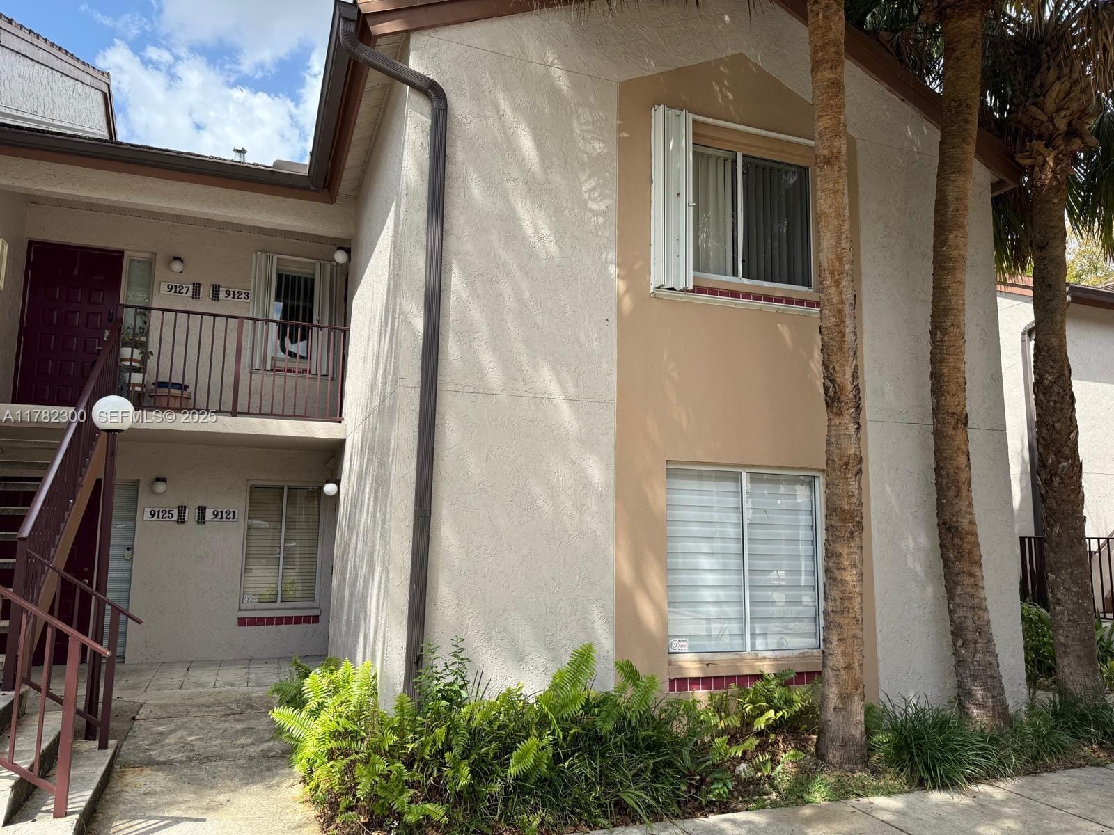 9121 SW 138th Place 9121 — photo 2